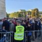 Hiljade građana u koloni ispred crkve Svetog Luke; Odaju počast generalu Mladića (FOTO/VIDEO)