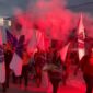 Nove provokacije u Bosanskom Petrovcu: Srbi povratnici u strahu zbog ratnohuškačkih pokliča i zastava (VIDEO)