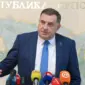 Dodik u šetnji Banjalukom: Ručice naše male, leđa ste mi ojačale (VIDEO)