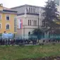 Redovi i ispred Ambasade Srbije u Sarajevu (FOTO)